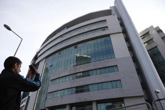 Adliyenin 11 inci Katıda Intihar Girişimi 1