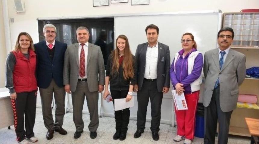 D&uuml;nya Şampiyonu Derslerinde De Tam Not Aldı