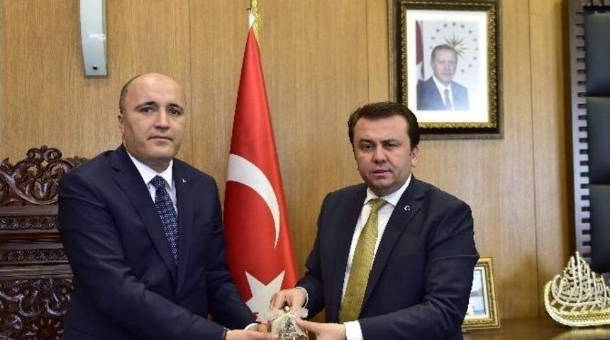 Mhp&rsquo;den Kahramanmaraş B&uuml;y&uuml;kşehir Belediye Başkanı Erko&ccedil;&rsquo;a Anlamlı Hediye