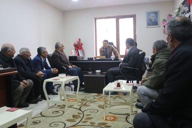 Vali Işın, Muhtarlar Derneğini Ziyaret Etti 1