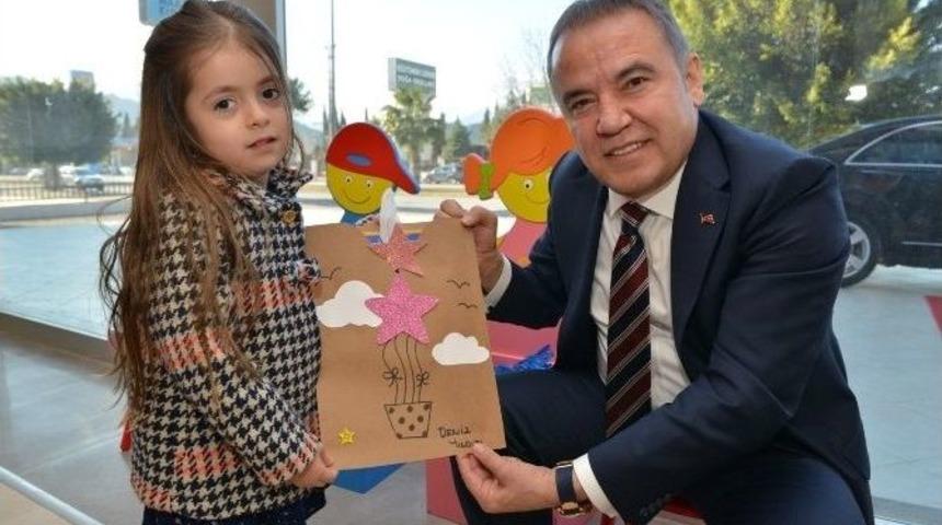 Konyaaltı Belediyesi Kreşleri&rsquo;nde Karne Heyecanı