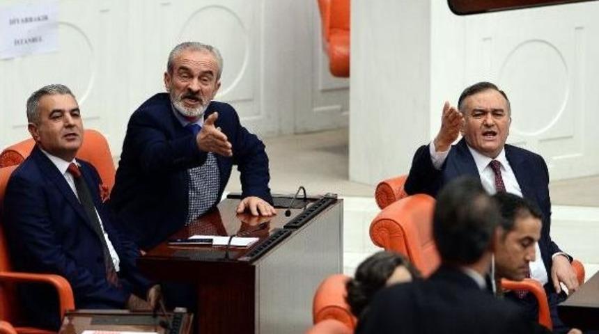 Meclis Oturumunda Bu Kez Erkek Vekiller Kavgası