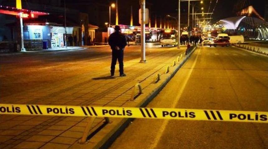 Malatya&rsquo;Da Ş&uuml;pheli Valizden Giysi &Ccedil;ıktı