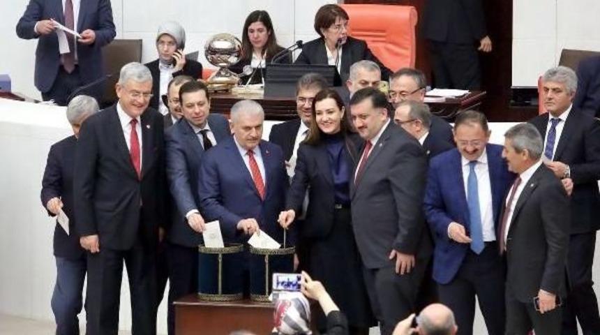 13&rsquo;&Uuml;nc&uuml; Madde, 343 Oyla Kabul Edildi