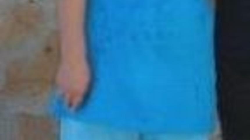 &Ccedil;ocuğunu Kenara İtti, Kendi Aracın Altında Kaldı