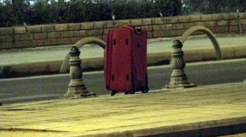 Ş&uuml;pheli Valiz Polisi Alarma Ge&ccedil;irdi