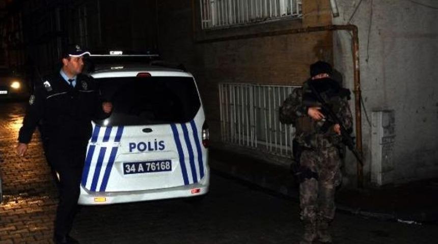 Emniyet M&uuml;d&uuml;rl&uuml;ğ&uuml;ne Lav Silahıyla Saldırı (2)