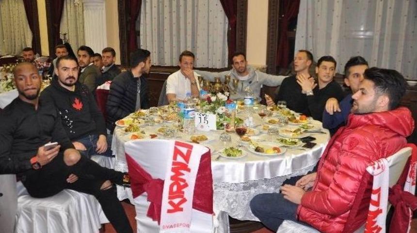 Otyakmaz: "bize Karşı Kumpas Kuranlar Sanık Durumuna D&uuml;şt&uuml;"