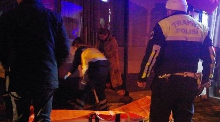 Bı&ccedil;aklı Kavgada 2 Kişi Hastanelik Oldu