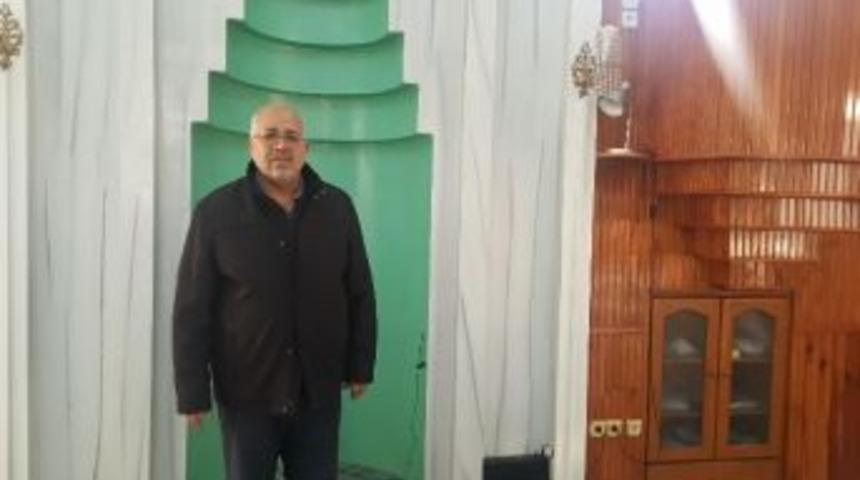 Namaz Kılarken Kalp Krizi Ge&ccedil;iren Adamı Cami İmamı Kurtardı