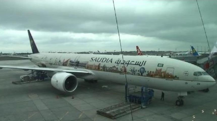 Suudi Arabistan Havayolları U&ccedil;ağında Kutsal Mekan Fotoğrafları