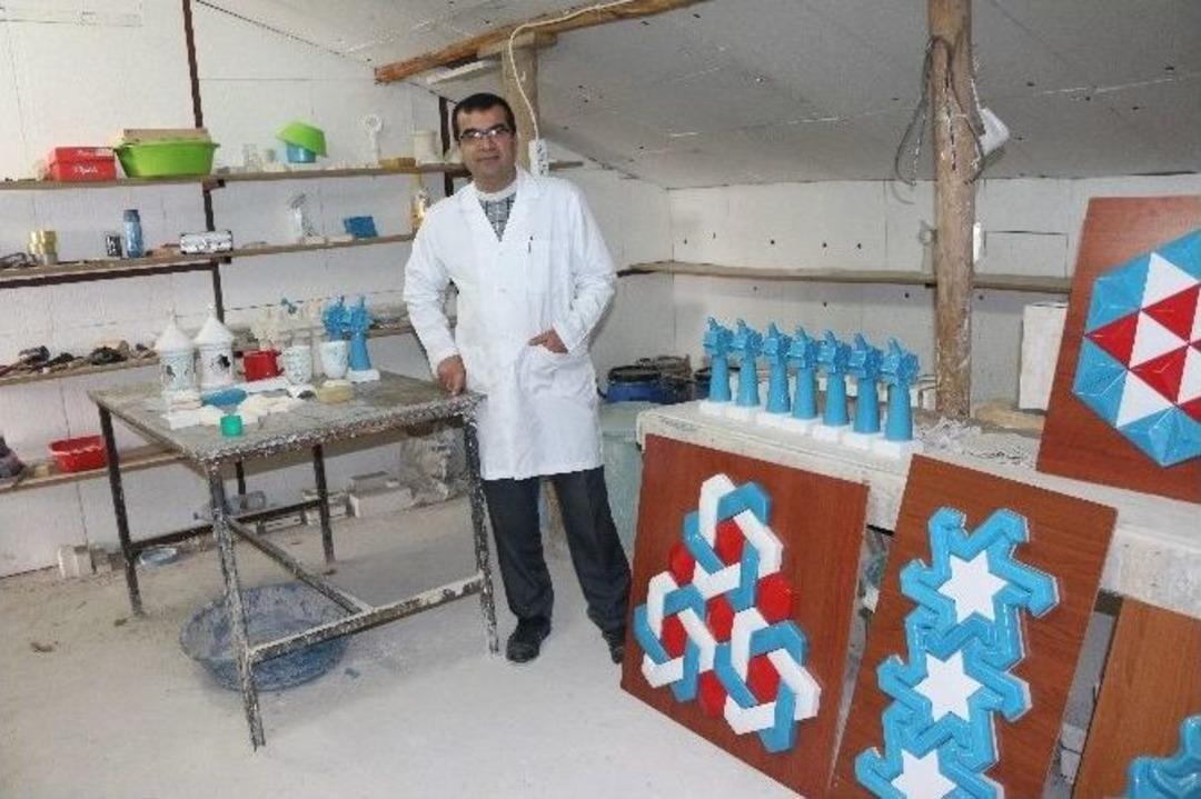 Gen&ccedil;lik Hayalini &Ccedil;atı Katında Sanata D&ouml;n&uuml;şt&uuml;r&uuml;yor