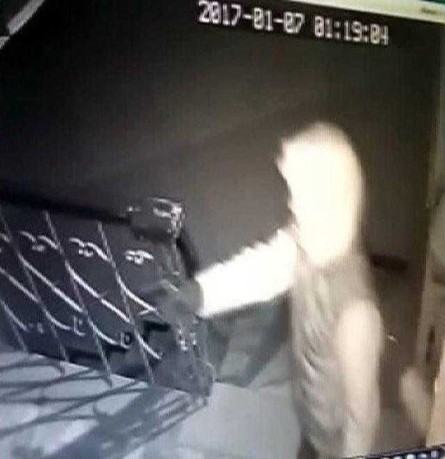 (&ouml;zel Haber) Aynı İş Hanına Altıncı Kez Giren Hırsızlar Kamerada 2