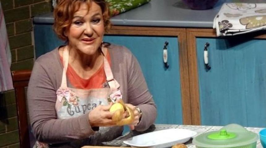 Sumru Yavrucuk, &lsquo;Shirley&rsquo;I Avcılar&rsquo;Da Kapalı Gişe Oynadı