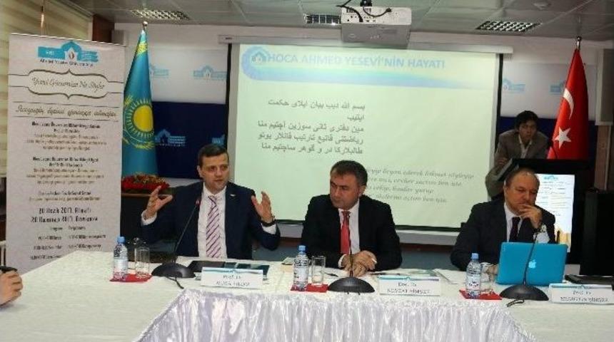 Avrasya Araştırma Enstit&uuml;s&uuml;nde "yesevi G&uuml;n&uuml;m&uuml;ze Ne S&ouml;yler" Konulu Panel