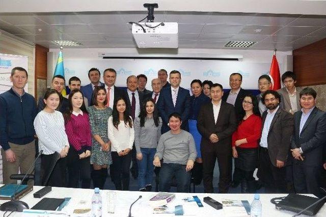 Avrasya Araştırma Enstitüsünde "yesevi Günümüze Ne Söyler" Konulu Panel 1