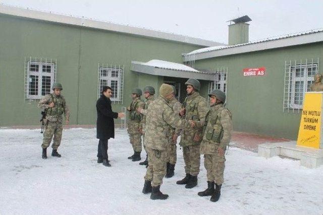 Saray Kaymakamı Bayır, İran Heyeti İle Bir Araya Geldi