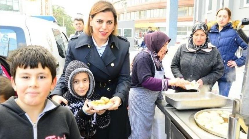 Kemalpaşa İl&ccedil;e Emniyet M&uuml;d&uuml;rl&uuml;ğ&uuml; Şehitlere Lokma D&ouml;kt&uuml;rd&uuml;