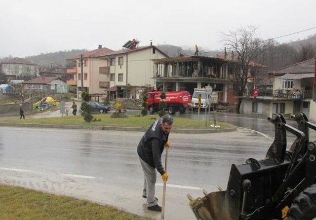 Boğaziçi’nde Kar Kalktı Temizlik Başladı