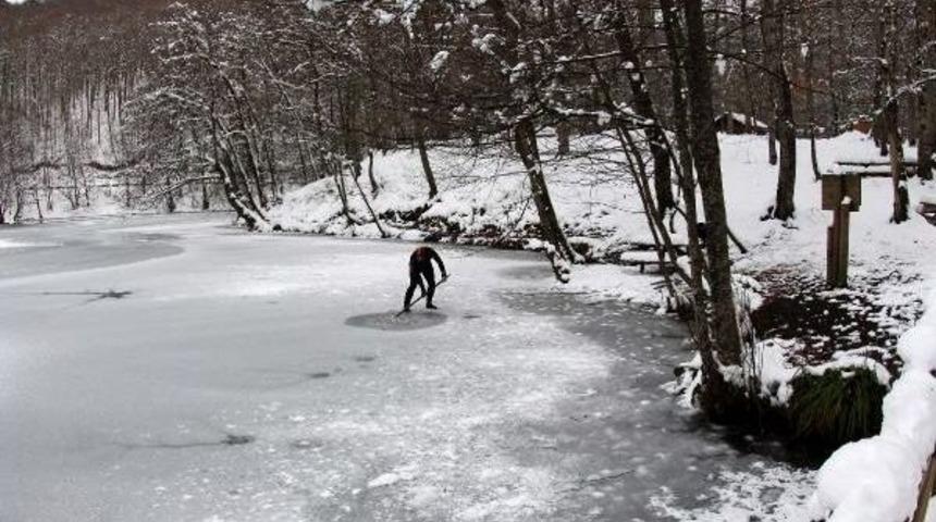 Selfie &Ccedil;ekerken G&ouml;le D&uuml;şen Telefonlar Kamerada