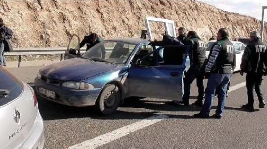 Cinayet Ş&uuml;phelisi, 61 Kilo Esrarla Yakalandı