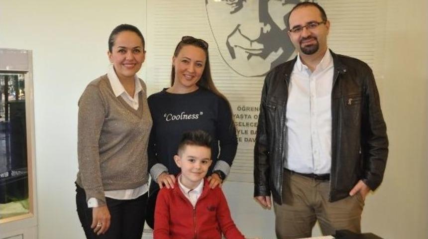 Gkv&rsquo;li Minik Piyanistten Mini Konser