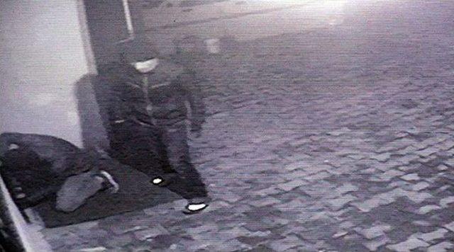 Hırsızlar Alarm &Ccedil;alınca Ka&ccedil;acak Delik Aradı 2