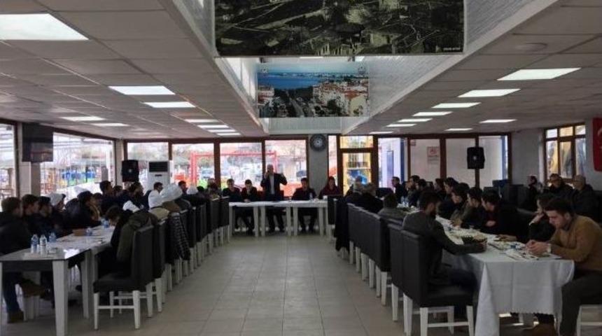 Lapseki Ak Parti İl&ccedil;e Teşkilatı Kahvaltıda Buluştu