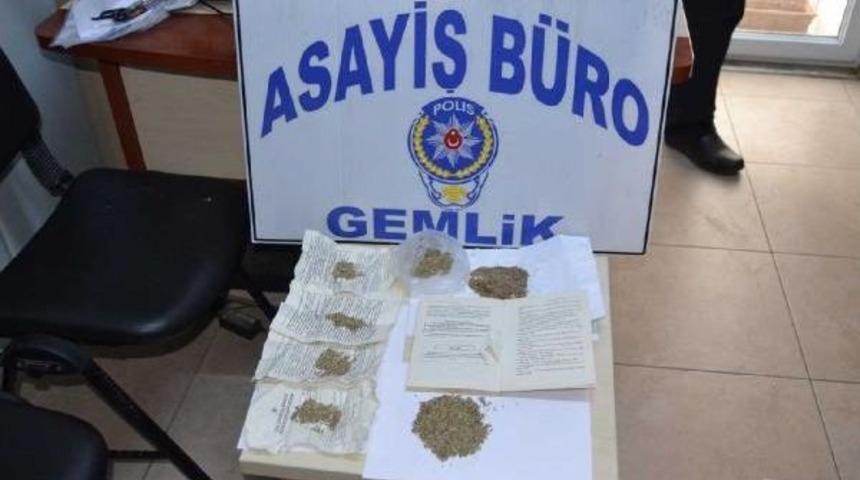 &Ccedil;ocuk Eğitim Kitabı Safyalarına Sarılı Uyuşturucu Servisi