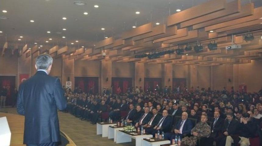 Siirt&rsquo;te &rsquo;15 Temmuz Darbe Girişimi Ve Gen&ccedil;lik&rsquo; Konulu Konferans D&uuml;zenlendi