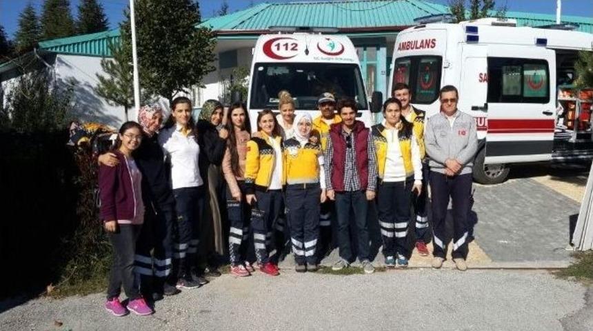 Boz&uuml;y&uuml;k 112 Takdir Topluyor