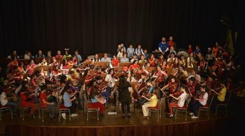 İki Elin Sesi Var &Ccedil;ocuk Senfoni Orkestrası İkinci Nesil &Ccedil;ocukları İle İlk Konserinde