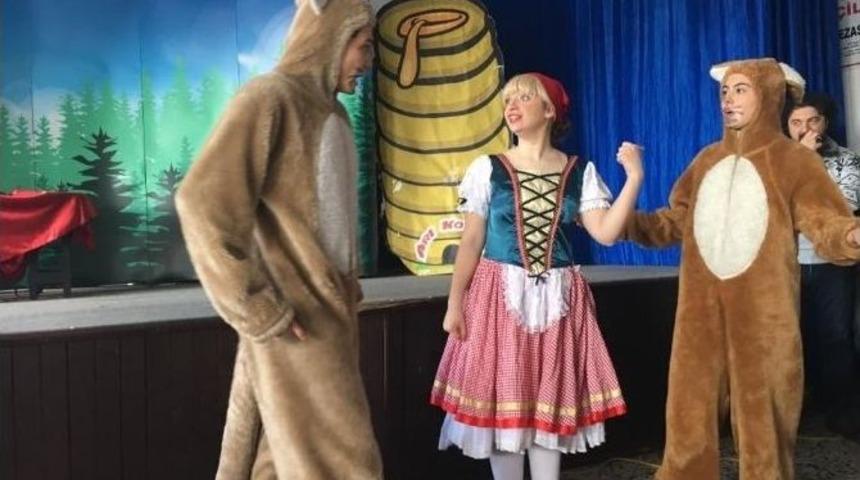 Lapseki&rsquo;de &Ccedil;ocuklara &Ouml;zel Tiyatro G&ouml;sterisi