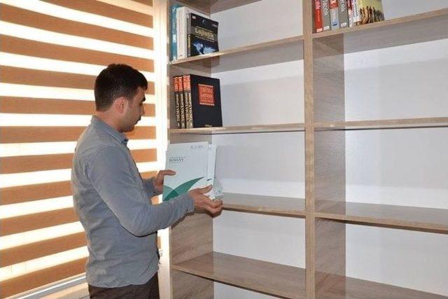 Siverek Uygulamalı Bilimler Fak&uuml;ltesine Kitap Yardımı 1