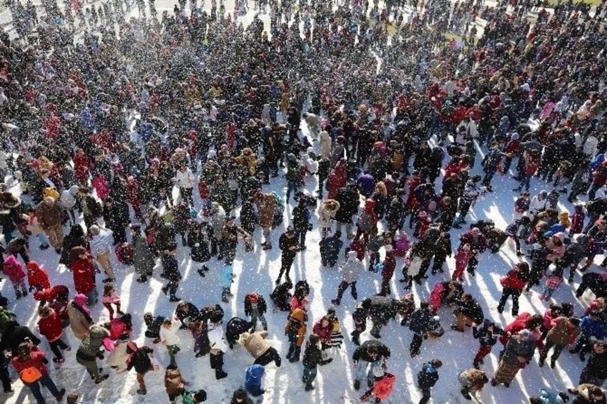 Manavgat Belediyesi&rsquo;nden &rsquo;kar&rsquo;ne Şenliği