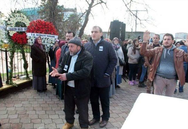 Samsun&rsquo;da Şehit Cenazesinde Chp &Ccedil;elengini İstemediler Ve Yere Attılar 2