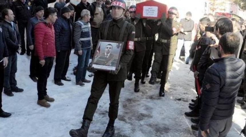 El Bab Şehidi Emre Doruk'un Cenazesi Memleketi Alucra&rsquo;Da