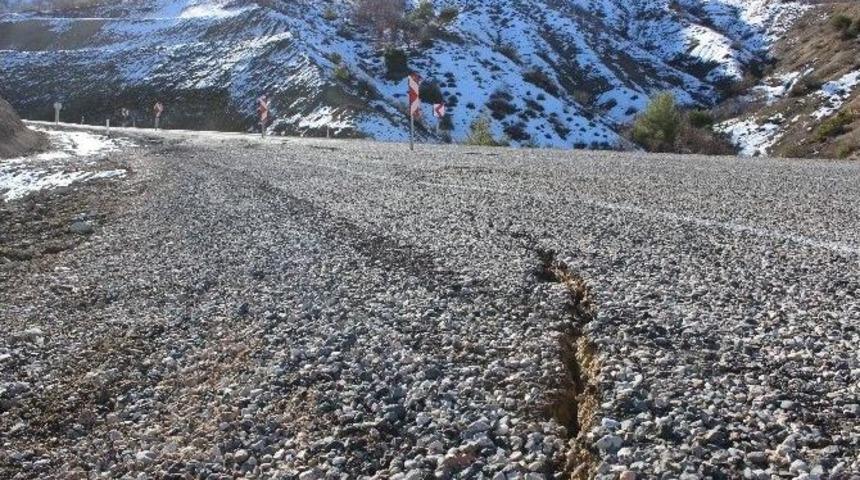 Tut Yolunda &Ccedil;&ouml;kme Meydana Geldi
