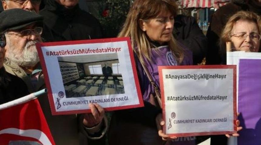 Beşiktaş'ta "askeri Okullar Kapatılmasın" Eylemi