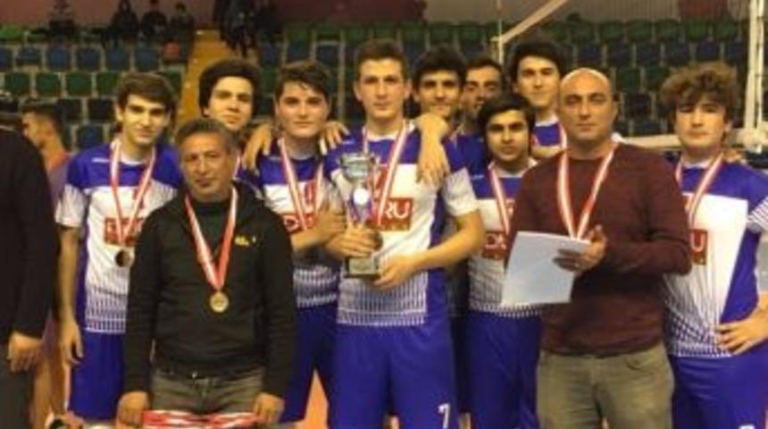 Mersin Bozyazı Anadolu Lisesi Voleybolda İl Birincisi Oldu