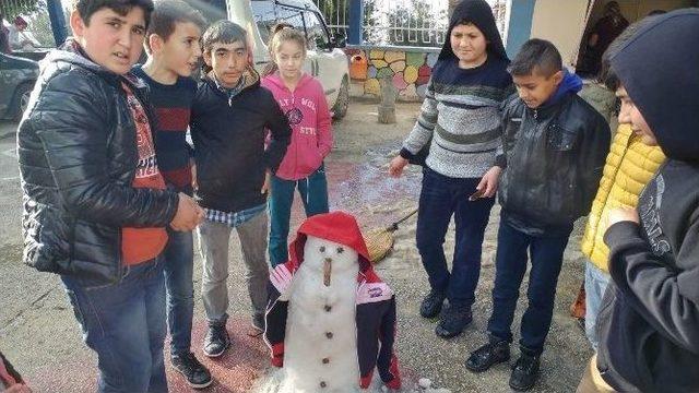 Bozyazılı Öğrencilere Karne Hediyesi Kar