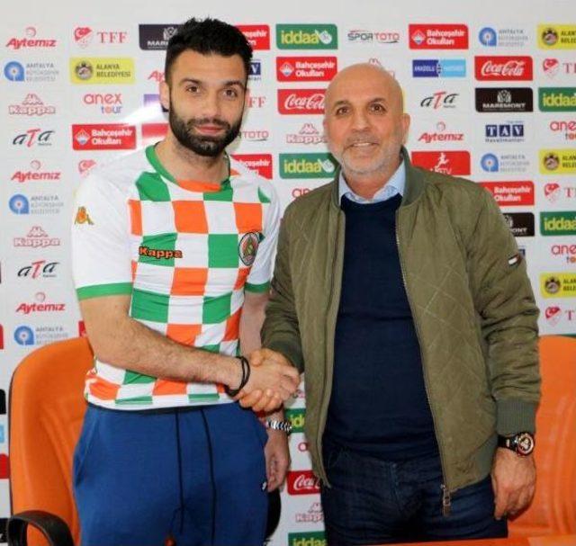 Aytemiz Alanyaspor Yunan Stoper Tzavellas Ile 2.5 Yıllık Sözleşme Imzaladı