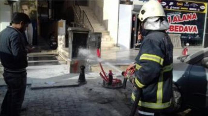 Patlayan Trafoda Yangın &Ccedil;ıktı