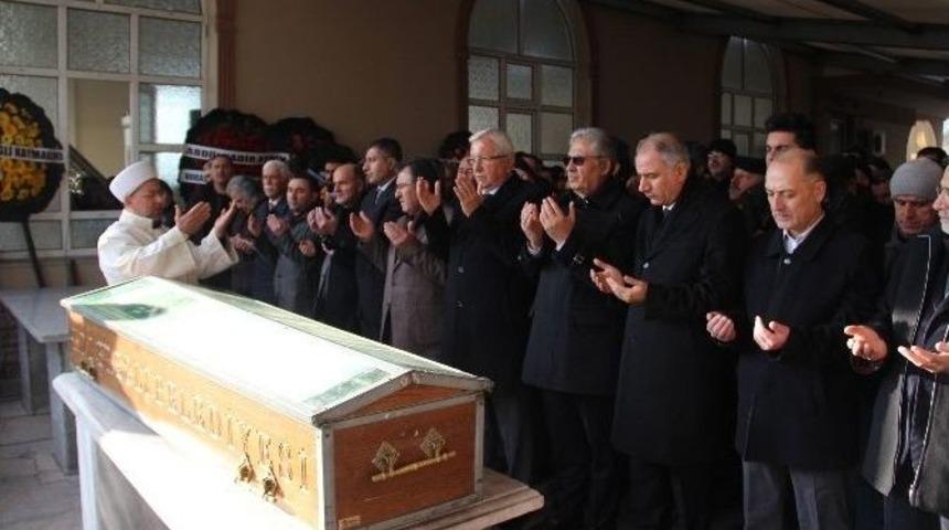 Eski İ&ccedil;işleri Bakanı Efkan Ala Dayısının Cenazesine Katıldı