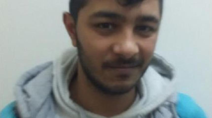 Polis Saldırganları Ararken Aranması Bulunan 3 Kişi Yakalandı