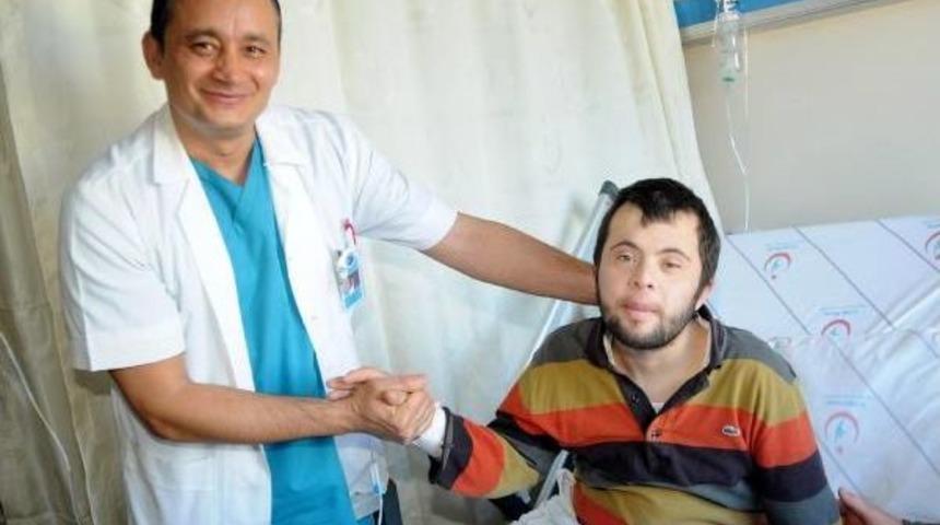 Midesinden 6 &Ccedil;ivi, 4 &Ccedil;atal &Ccedil;ıkartıldı