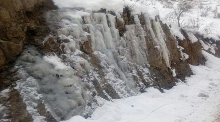 Hakkari&rsquo;de Dondurucu Soğuklar
