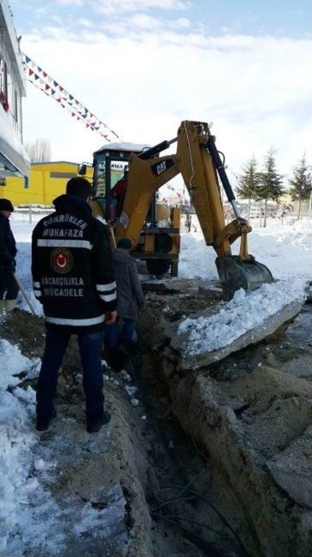 Gümrük Muhafaza Ekipleri 13 Bin 500 Litre Kaçak Akaryakıt Ele Geçirdi