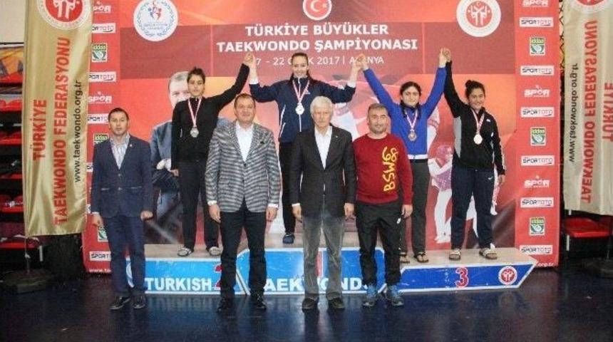 B&uuml;y&uuml;kler T&uuml;rkiye Tekvando Şampiyonası Sona Erdi