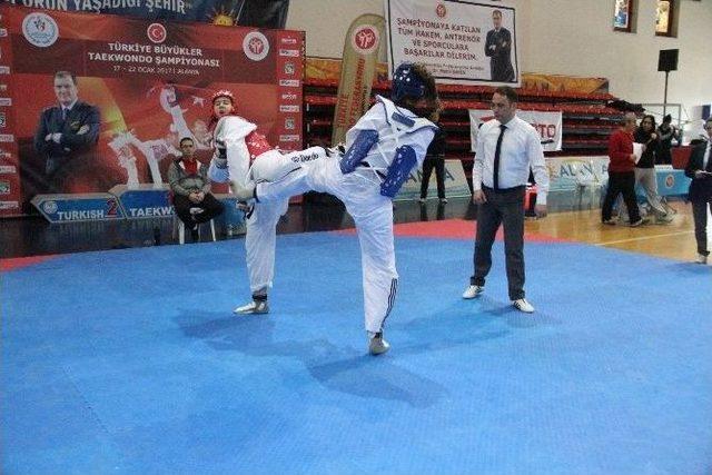 B&uuml;y&uuml;kler T&uuml;rkiye Tekvando Şampiyonası Sona Erdi 2